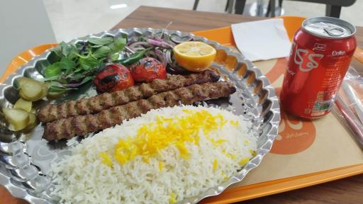 عکس رستوران ایرانی نارنجی