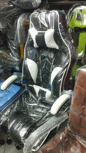 عکس پخش میز صندلی اداری