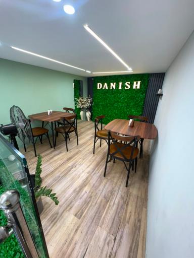 عکس کافه بیکری دنیش
