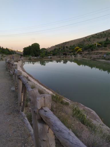 عکس آبگیر خاکی باغستان