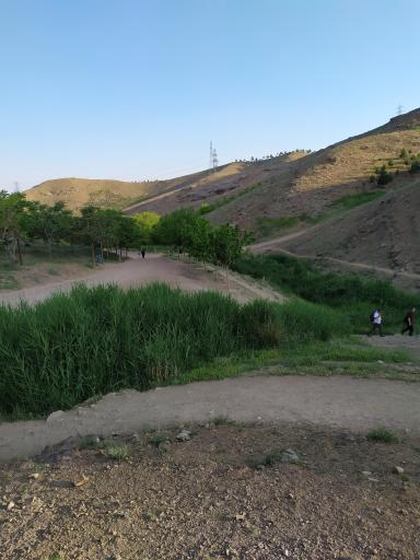 آبگیر خاکی باغستان