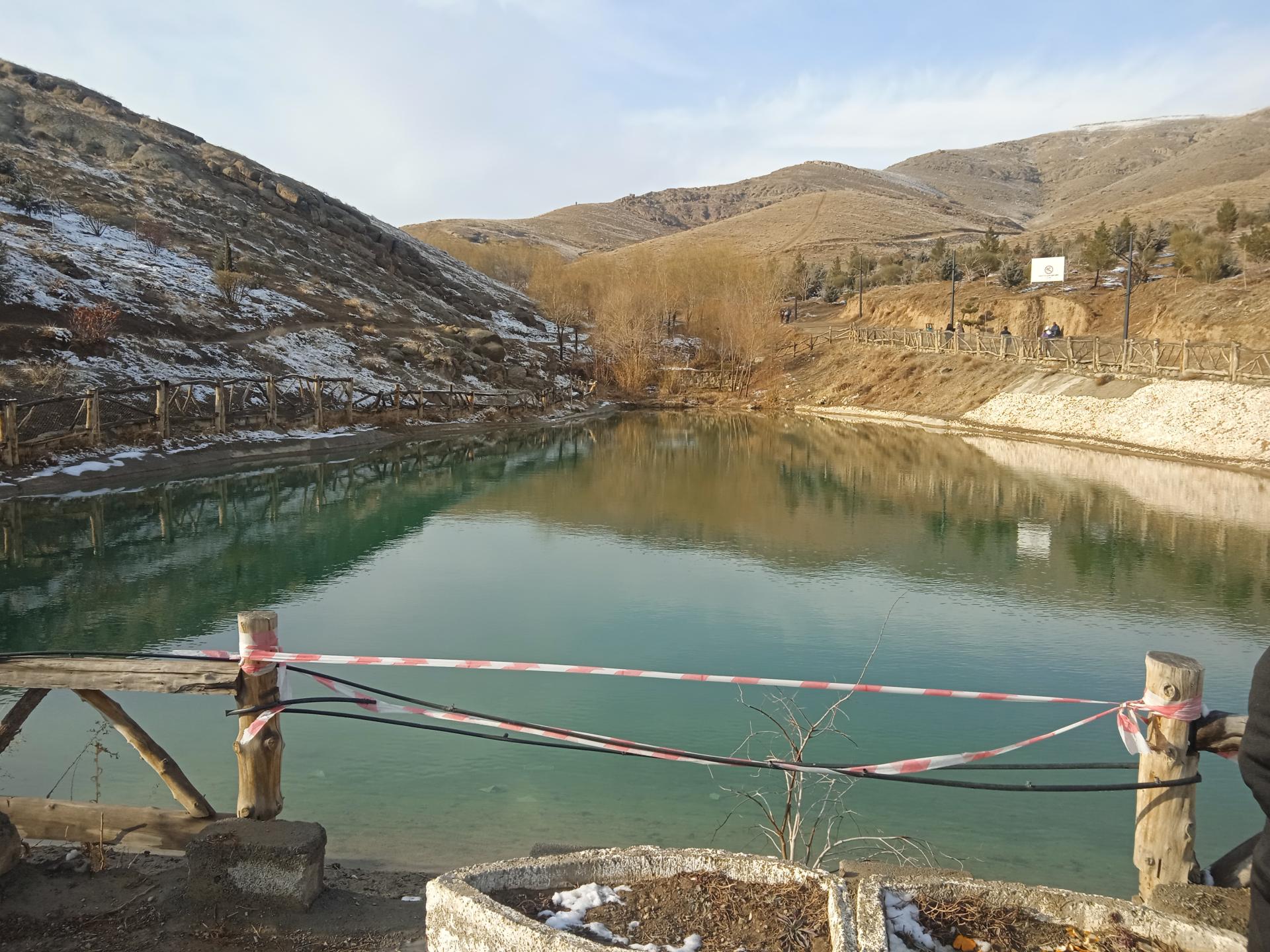 عکس آبگیر خاکی باغستان