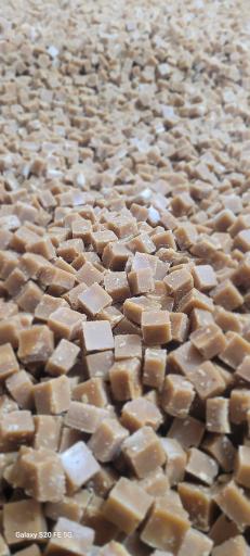 عکس سلامت البرز تولید کننده قند قهوه‌ای حلوایی