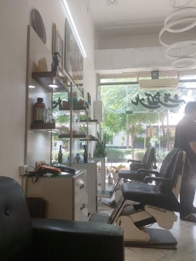 عکس آرایشگاه مردانه بنفشه