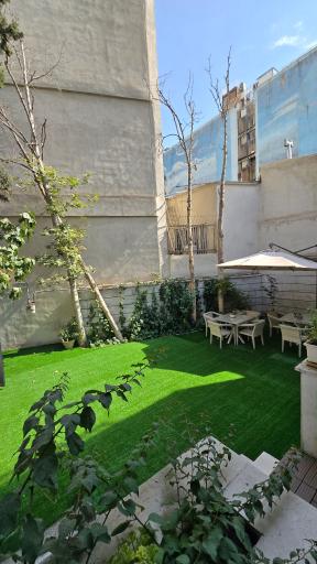 عکس کافه کتاب حالیا