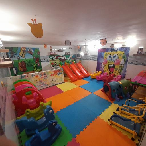 عکس دبستان، پیش دبستانی و مهدکودک غیردولتی پیشگامان