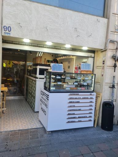 عکس کافه ژاوین