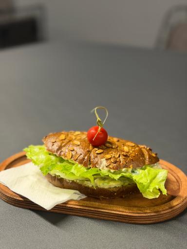 عکس مجموعه علمی ورزشی ایواریا