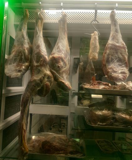 عکس قصابی گوشت و مرغ فرهنگ