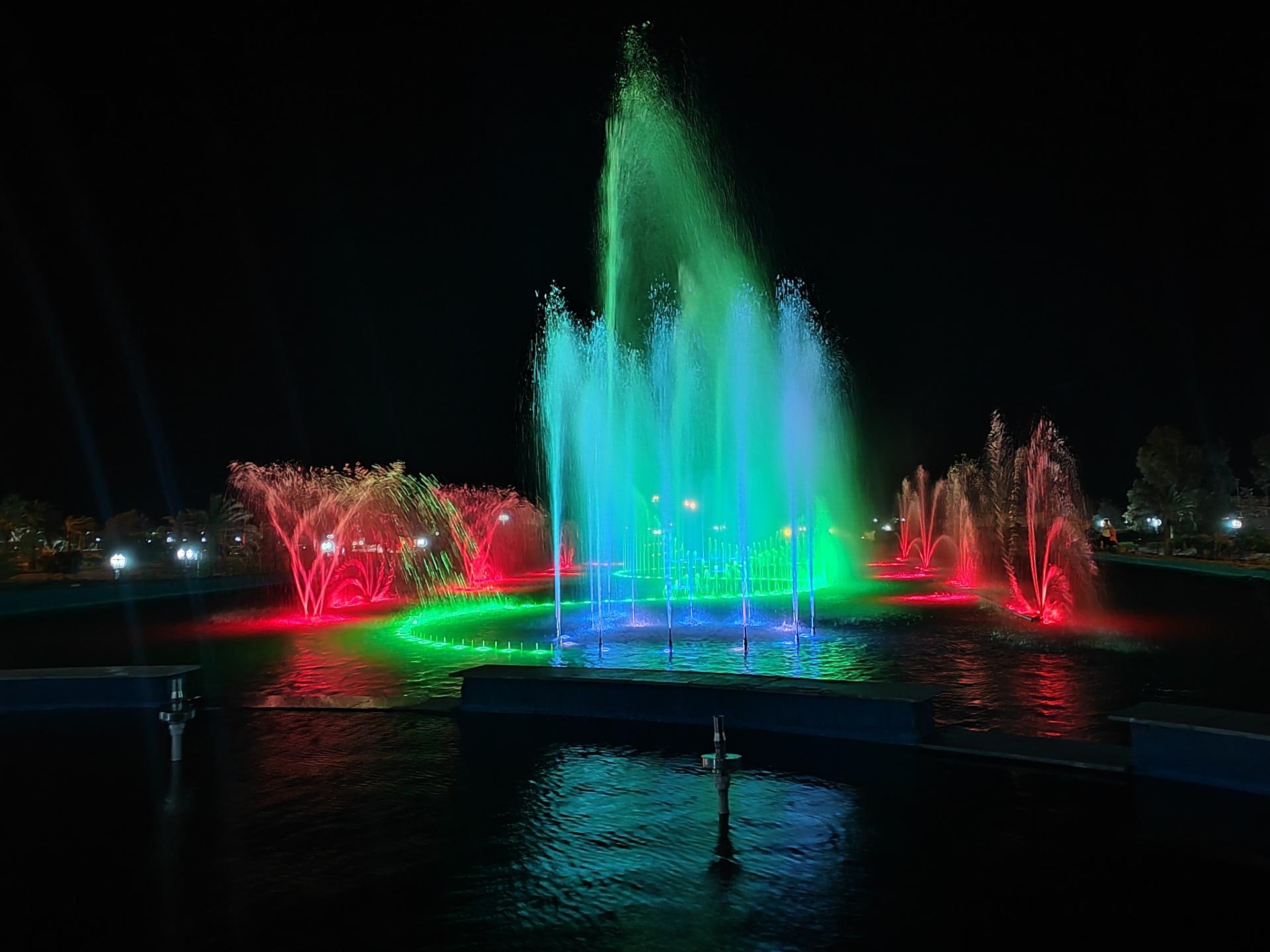 عکس آبشار موزیکال