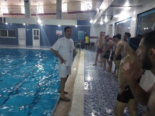 عکس استخر شادی آور