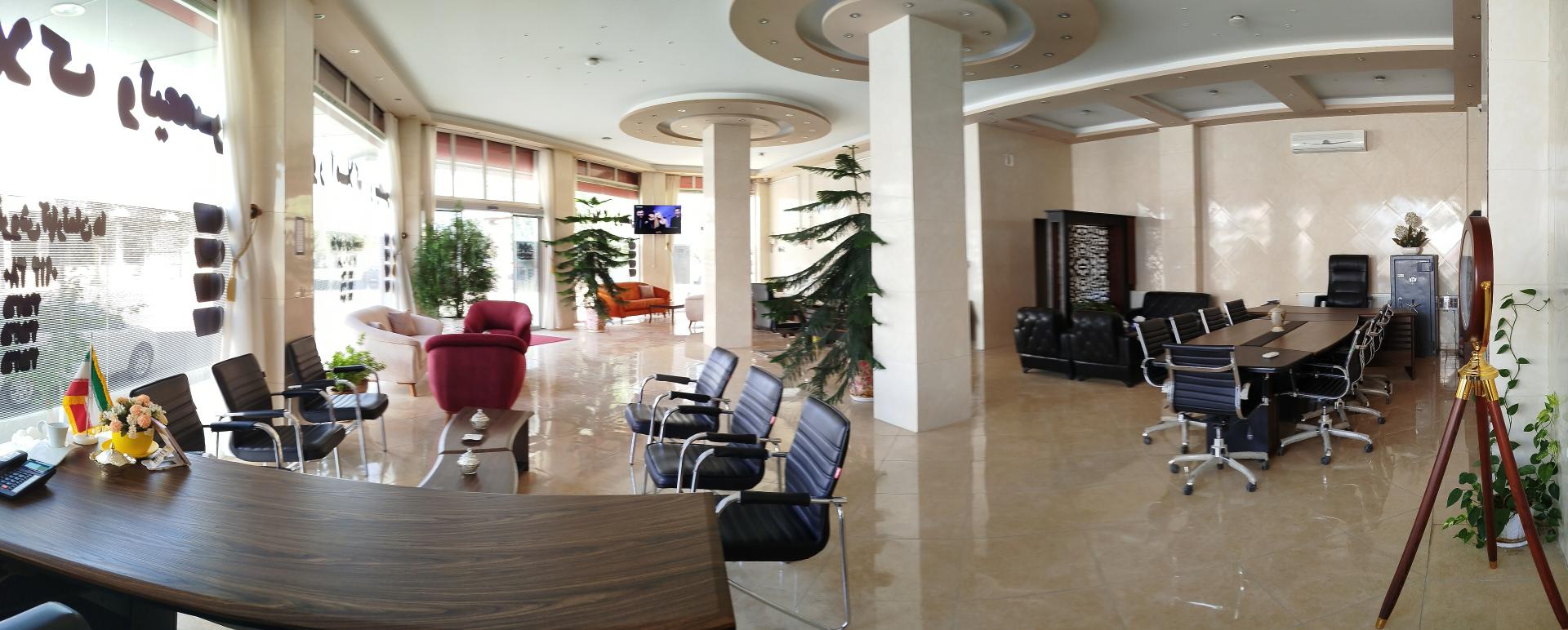 عکس مشاور املاک ولیعصر