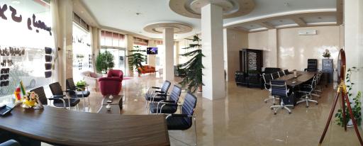 عکس مشاور املاک ولیعصر