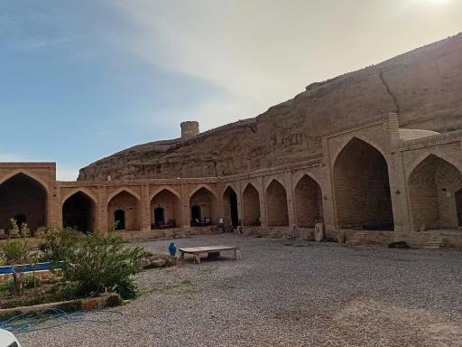 عکس کاروانسرای ایزدخواست