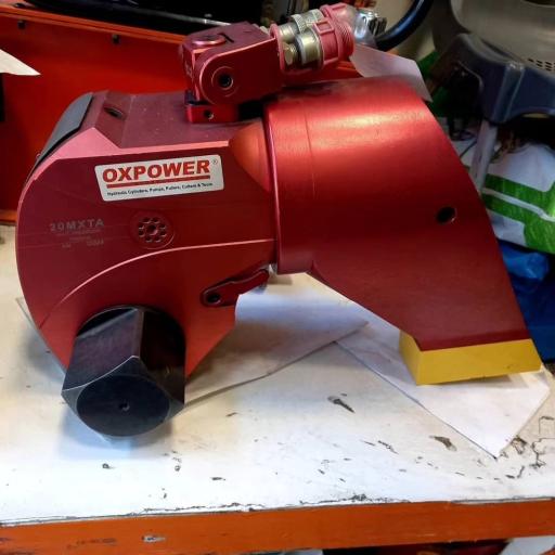 عکس تعمیرگاه هایفورس محسن