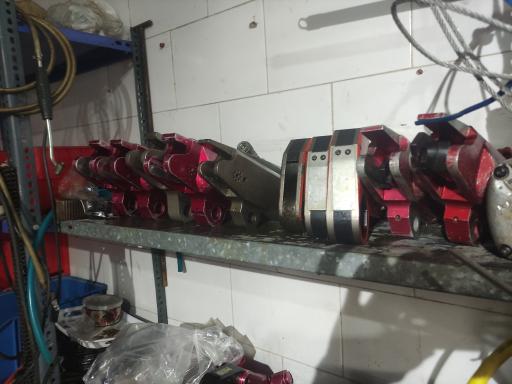 عکس تعمیرگاه هایفورس محسن