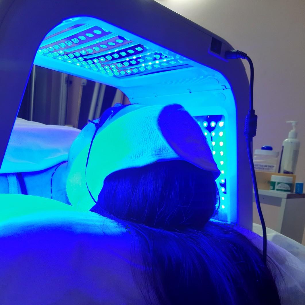 عکس مرکز فیشیال و زیبایی ماه رو 