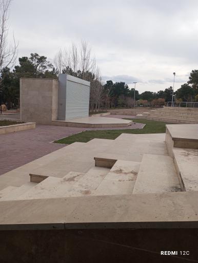 عکس آمفی تئاتر روباز بوستان سلامت