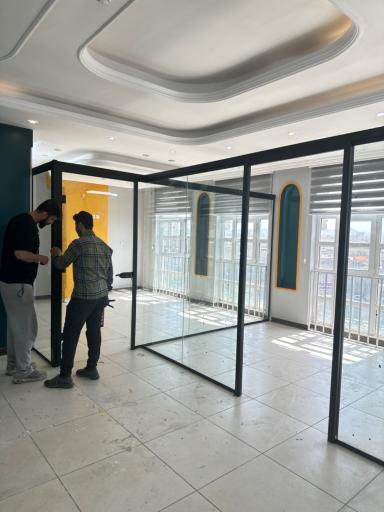 عکس شیشه سکوریت شیخیان