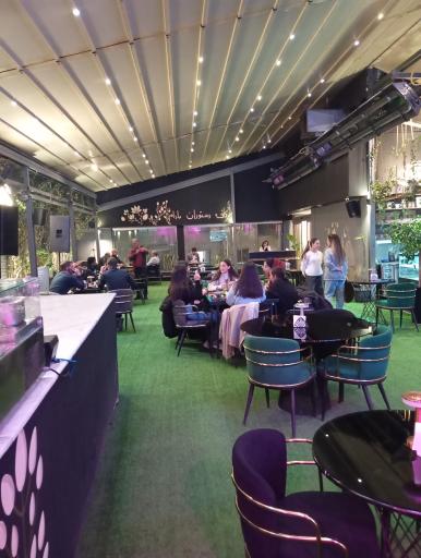 عکس کافه رستوران بادام