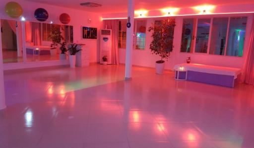 عکس باشگاه یوگا پرنده آزاد