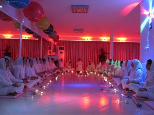 عکس باشگاه یوگا پرنده آزاد