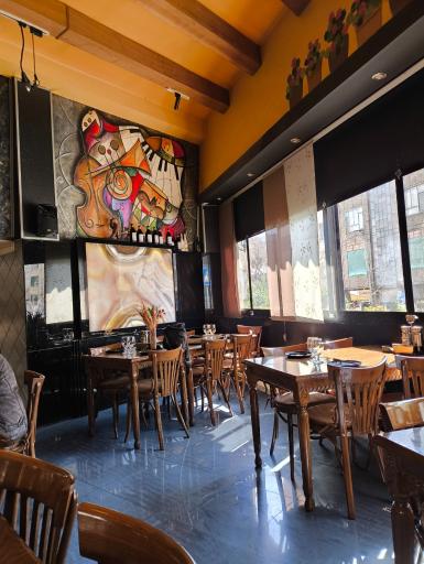 عکس رستوران ایتالیایی کاپری