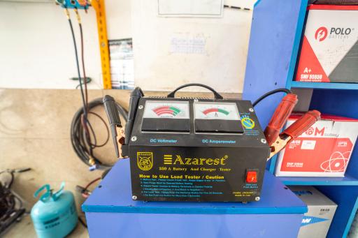 عکس خدمات برق و انژکتور باطری و صافکاری مقدم