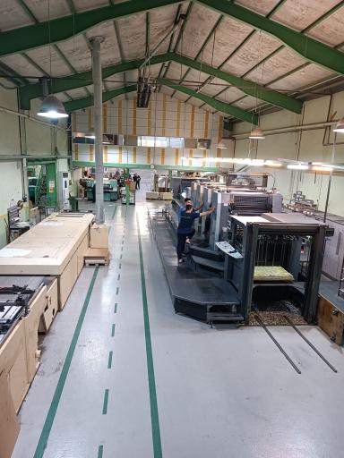 عکس چاپخانه یاقوت سبز زاگرس 