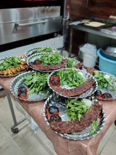 عکس کباب بناب و حلیم رسولی