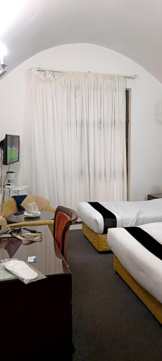 عکس هتل جهانگردی بسطام