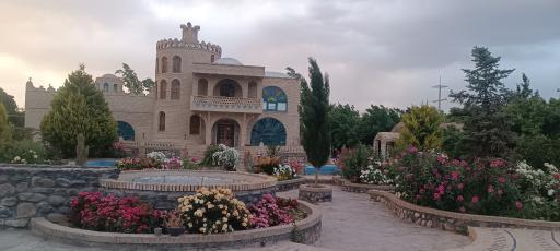 عکس باغ عمارت کرمانی