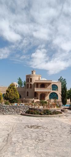 عکس باغ عمارت کرمانی