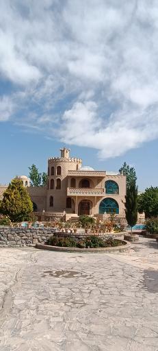 عکس باغ عمارت کرمانی