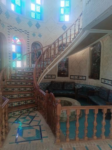عکس باغ عمارت کرمانی