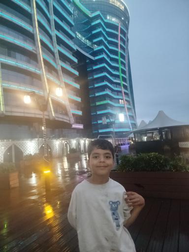 عکس مرکز تجاری قو الماس خاورمیانه
