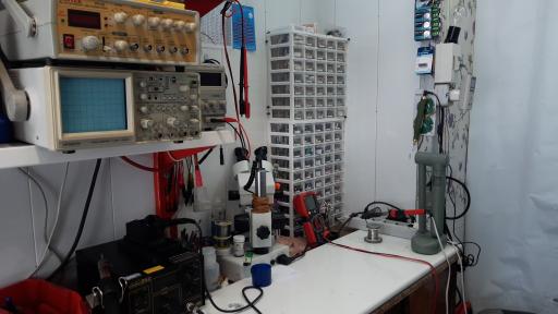 عکس تعمیرات برد الکترونیک مهر