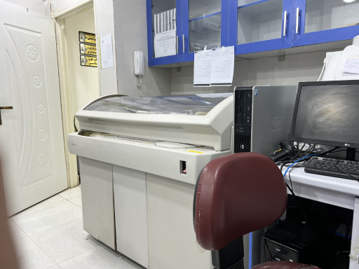 عکس آزمایشگاه دکتر جهانتیغ