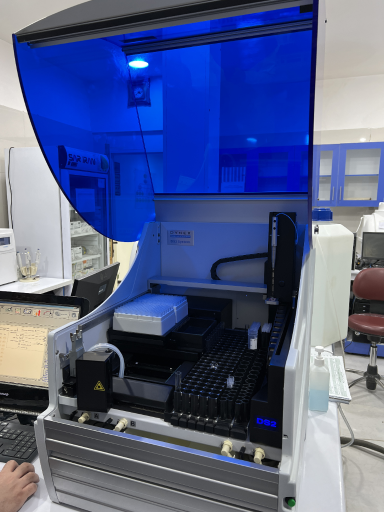 عکس آزمایشگاه دکتر جهانتیغ