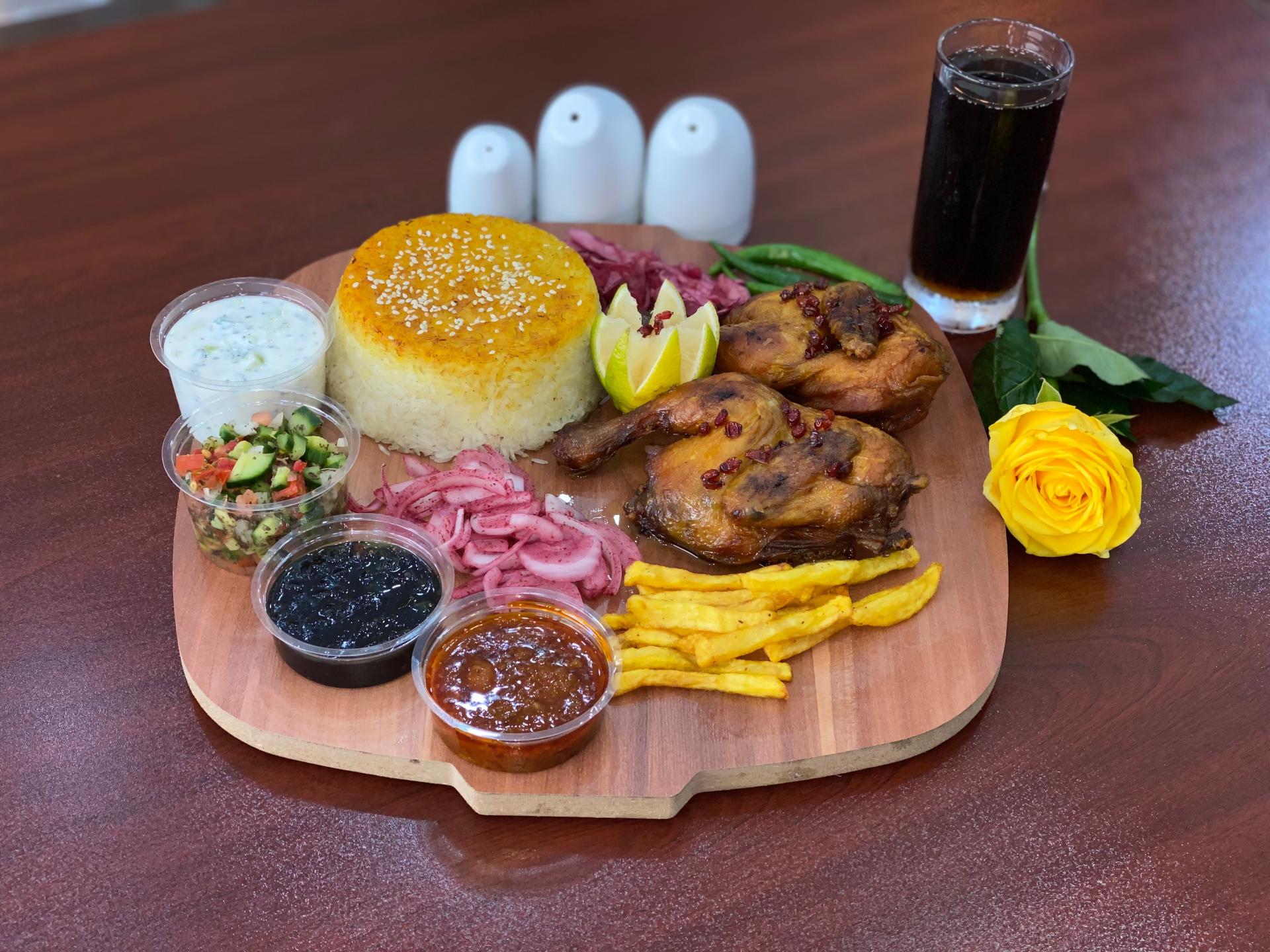 عکس رستوران ترنگ طلایی