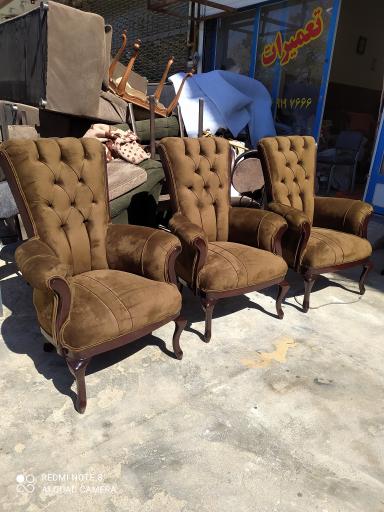 عکس تعمیرات مبل میزبان