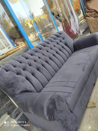 عکس تعمیرات مبل میزبان