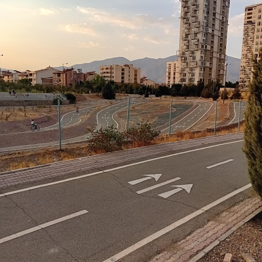 عکس پیست سرعت پارک چیتگر