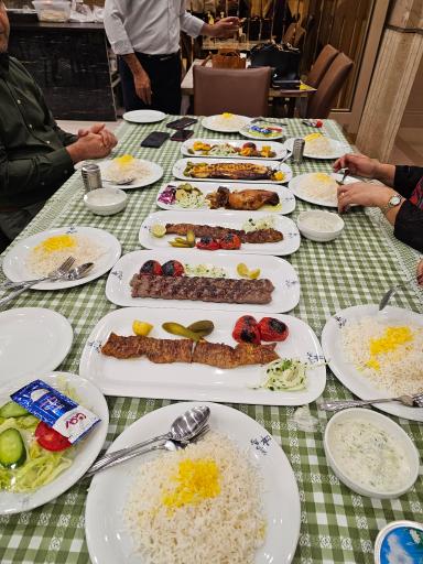 عکس رستوران طلایی