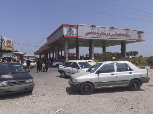 عکس پمپ گاز CNG و بنزین