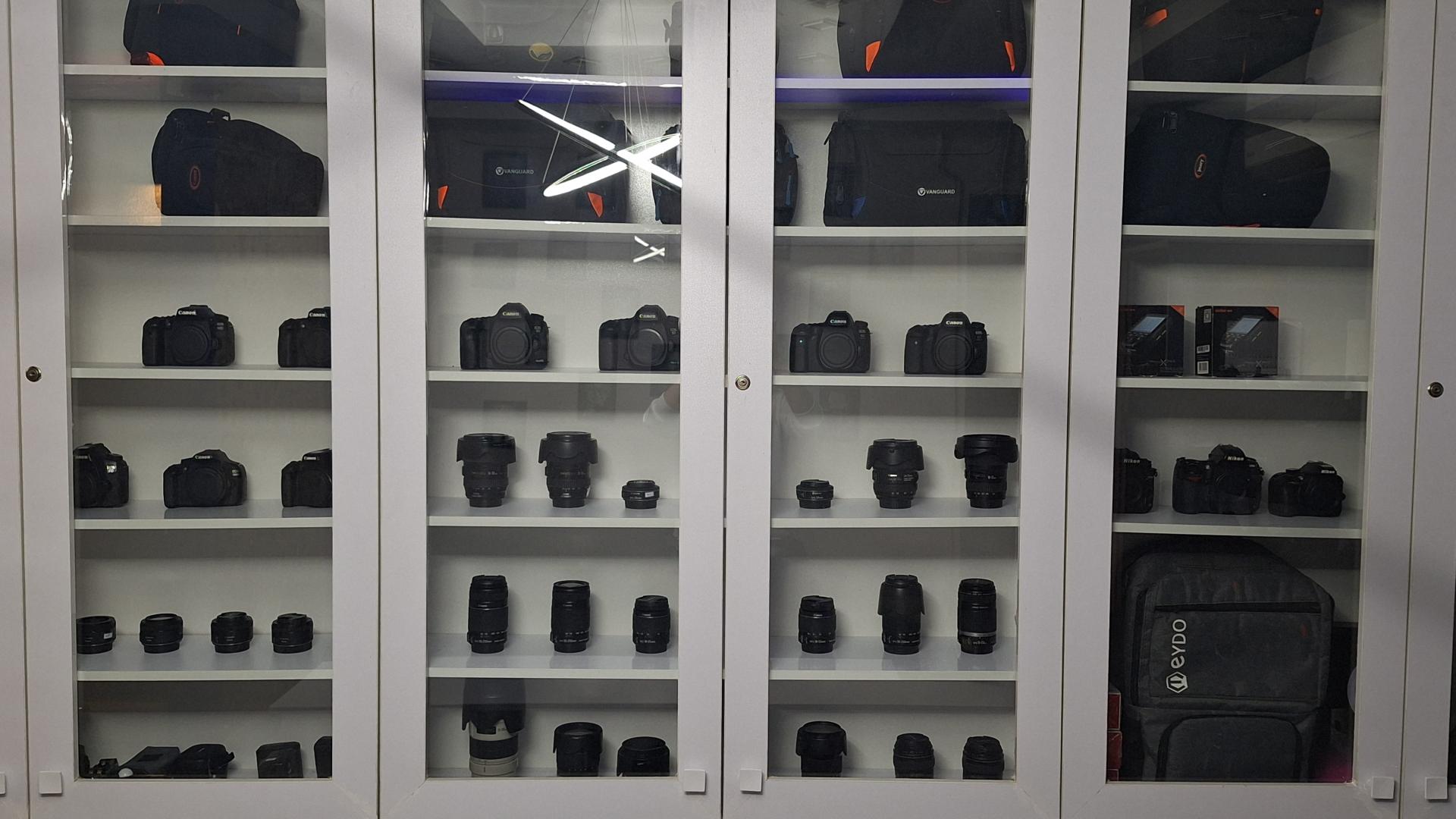 عکس فروشگاه دوربین لند