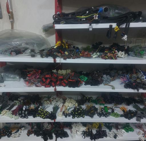 عکس برق و الکترونیک و کولر حسین اسکندری