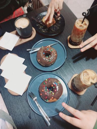 عکس کافه کناری 