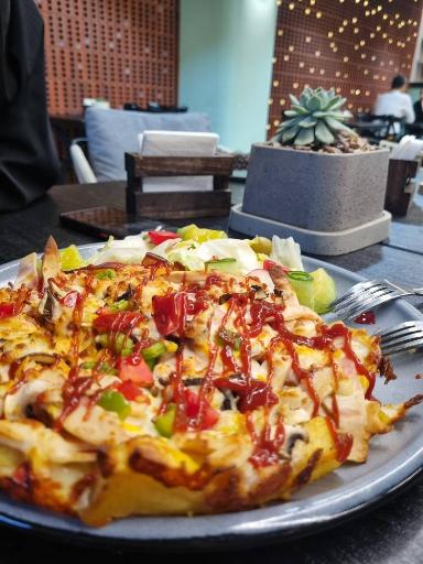 عکس کافه کناری 