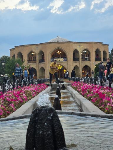 عکس عمارت ائل گلی